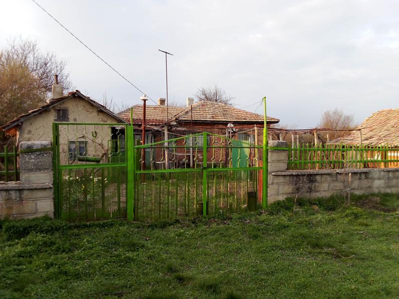 Продава Къща област Варна , с. Метличина , 1257 кв.м | 54615612 — Imoti.com Продава Къща област Варна , с. Метличина , 1257 кв.м | 54615612