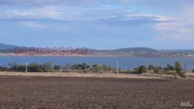 Продава Парцел, с. Черни връх