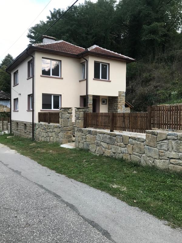 Продава Къща област Габрово , гр. Трявна , Село Радевци, 231 кв.м | 67798431 — Imoti.com Продава Къща област Габрово , гр. Трявна , Село Радевци, 231 кв.м | 67798431