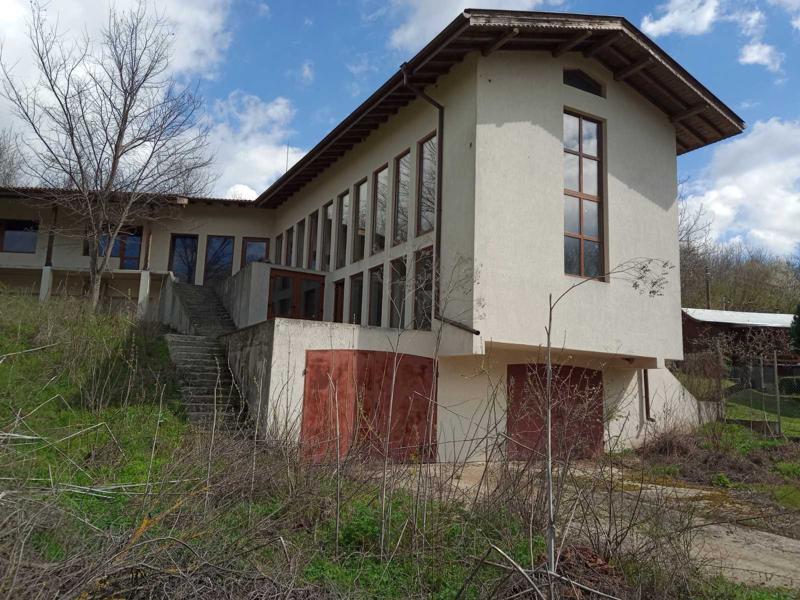 Продава 1-стаен област Силистра , гр. Тутракан , с. Дунавец, 447 кв.м | 36172988 — Imoti.com Продава 1-стаен област Силистра , гр. Тутракан , с. Дунавец, 447 кв.м | 36172988