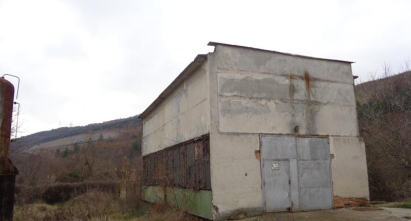 Продава Пром. помещение град Благоевград , Първа промишлена зона , помпена станция Струмско, 2001 кв.м | 39408954 — Imoti.com Продава Пром. помещение град Благоевград , Първа промишлена зона , помпена станция Струмско, 2001 кв.м | 39408954