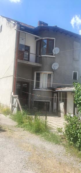 Продава Етаж от къща, град София