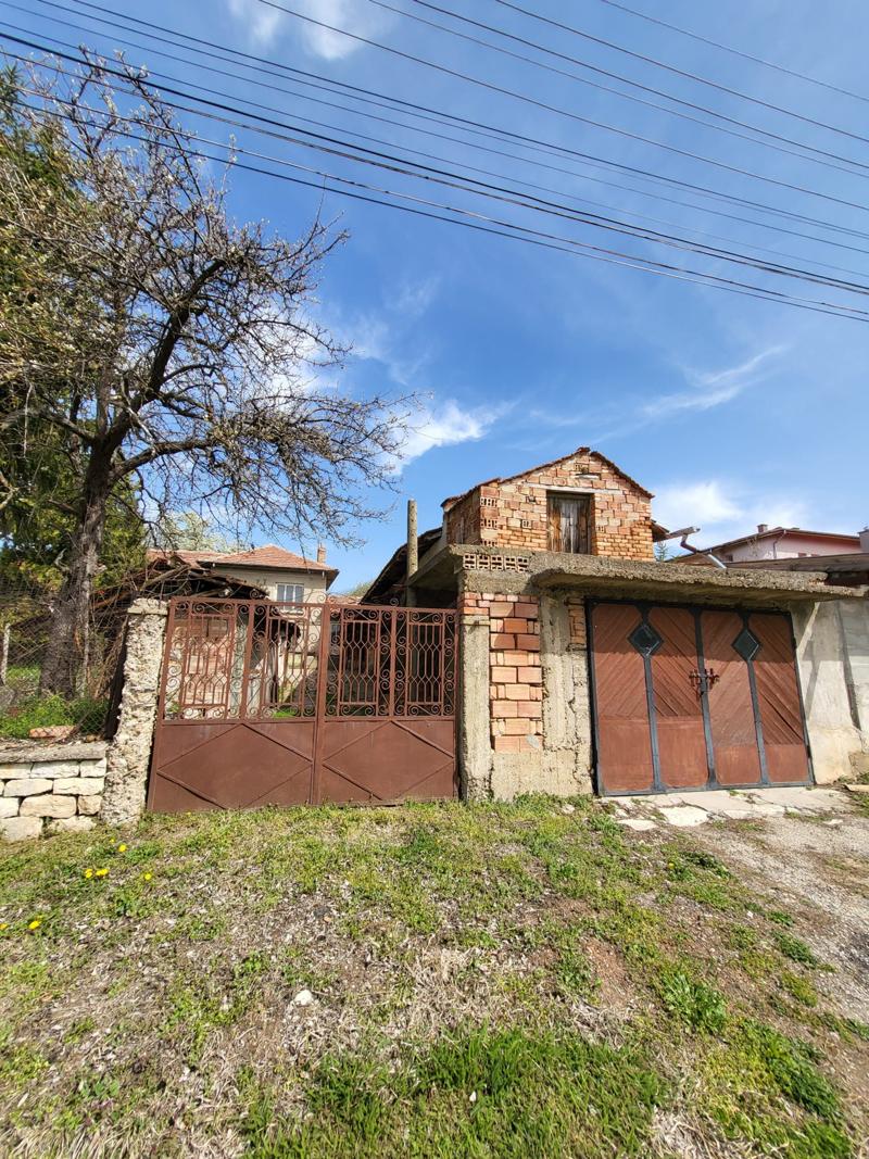 Продава Къща област Плевен , с. Брестовец , 1000 кв.м | 86787404 — Imoti.com Продава Къща област Плевен , с. Брестовец , 1000 кв.м | 86787404