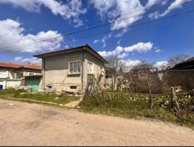 Продава Къща, с. Иваново