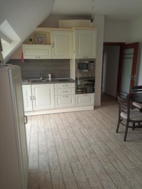 Дава под наем 4-стаен, град Варна