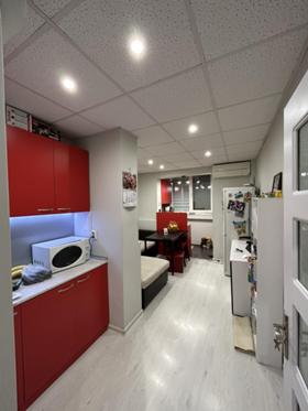 Продава  4-стаен, град София