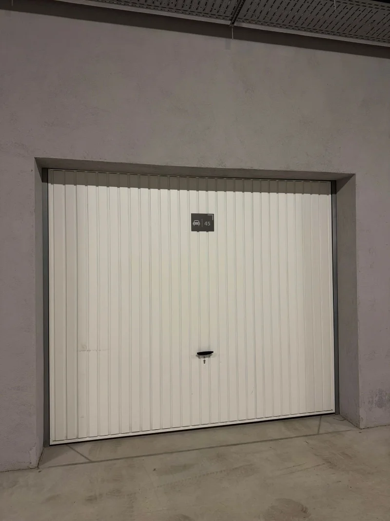 Продава  Гараж, Паркомясто град София , Зона Б-5-3 , 18 кв.м | 21831450