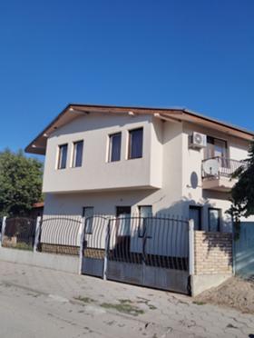 Продава  Къща, гр. Каспичан