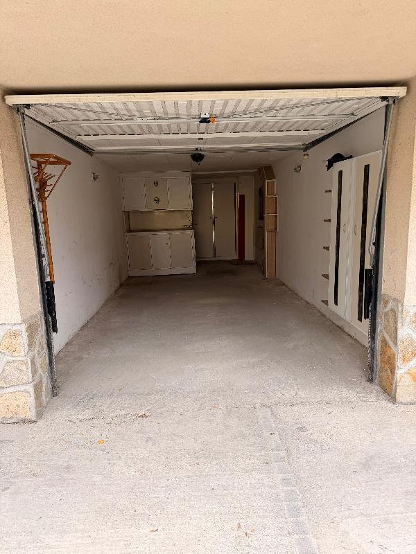 Дава под наем  Гараж, Паркомясто град Пазарджик , Руски , 23 кв.м | 34533899