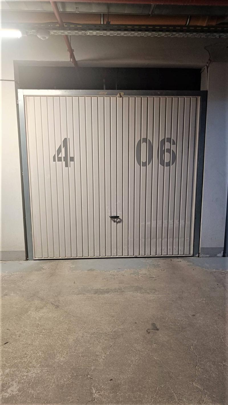 Дава под наем  Гараж, Паркомясто град София , Кръстова вада , ул. Емилиян Станев, 20 кв.м | 85152448