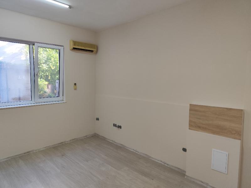 Дава под наем  Офис град Добрич , Център , 18 кв.м | 69993958