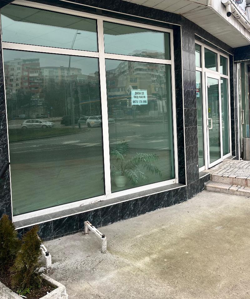 Дава под наем  Магазин град Велико Търново , Център , бул. ,, България , 110 кв.м | 37537814